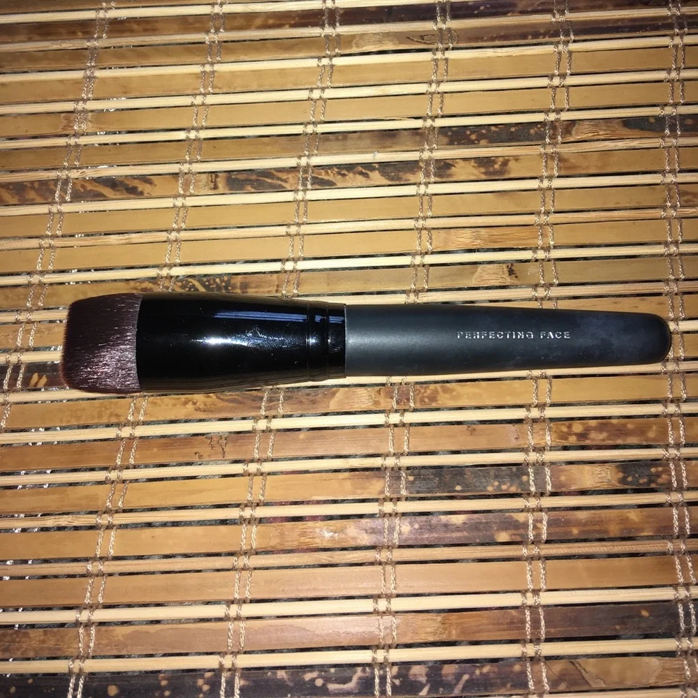 BareMinerals Bare Escentuals Perfecting Face Brush